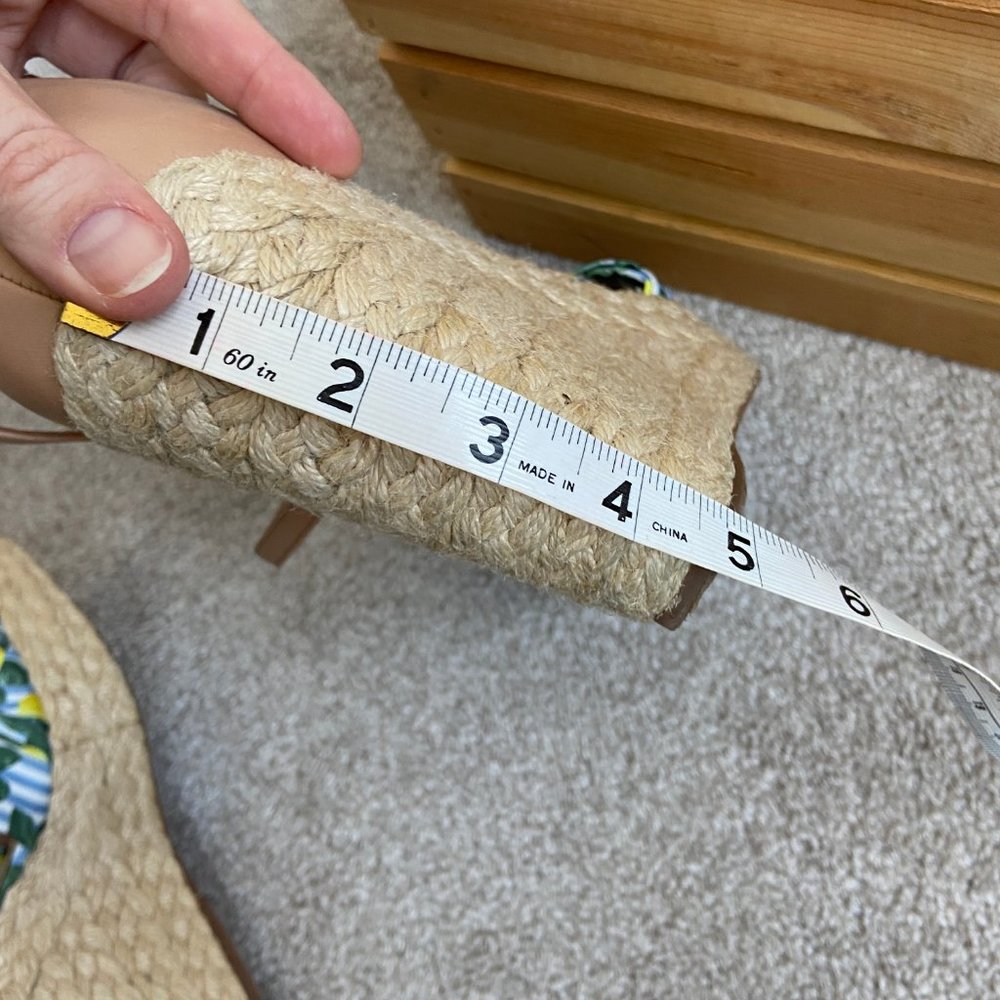 CLEARANCE! Gianni Bini Size 9.5 Sharmae Wedge Espadrille Sandals Lemon Print Pom - Picture 10 of 12